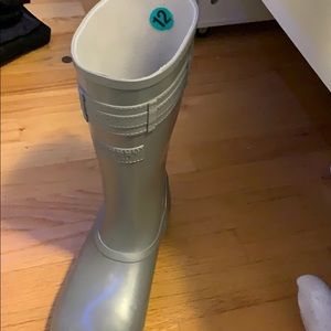 Woman’s sperry rain boots size 12
